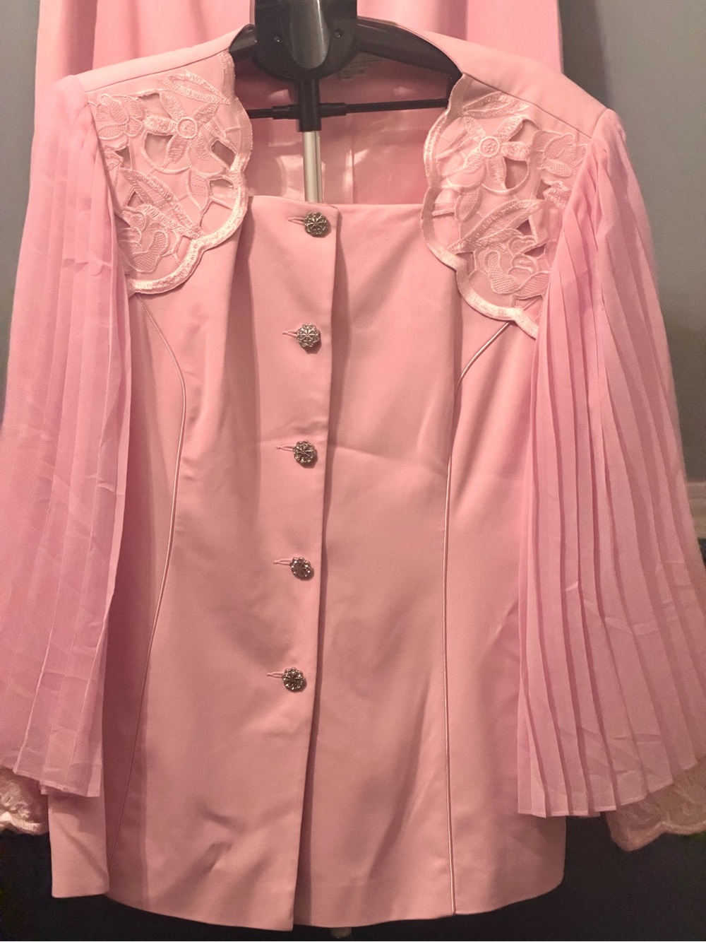 Donna Vinci Women Pink Pleated Flared Sleeves 2 pc Skirt Suit Set Sz 20 Church